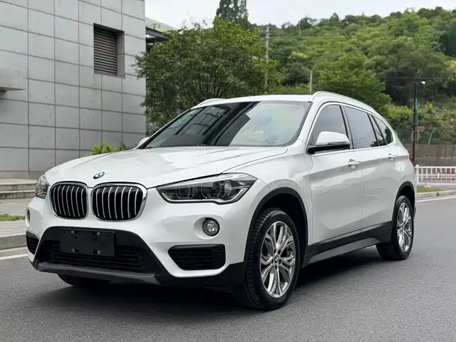 BMW X1 2018 sDrive20Li Leading Model — фото 1