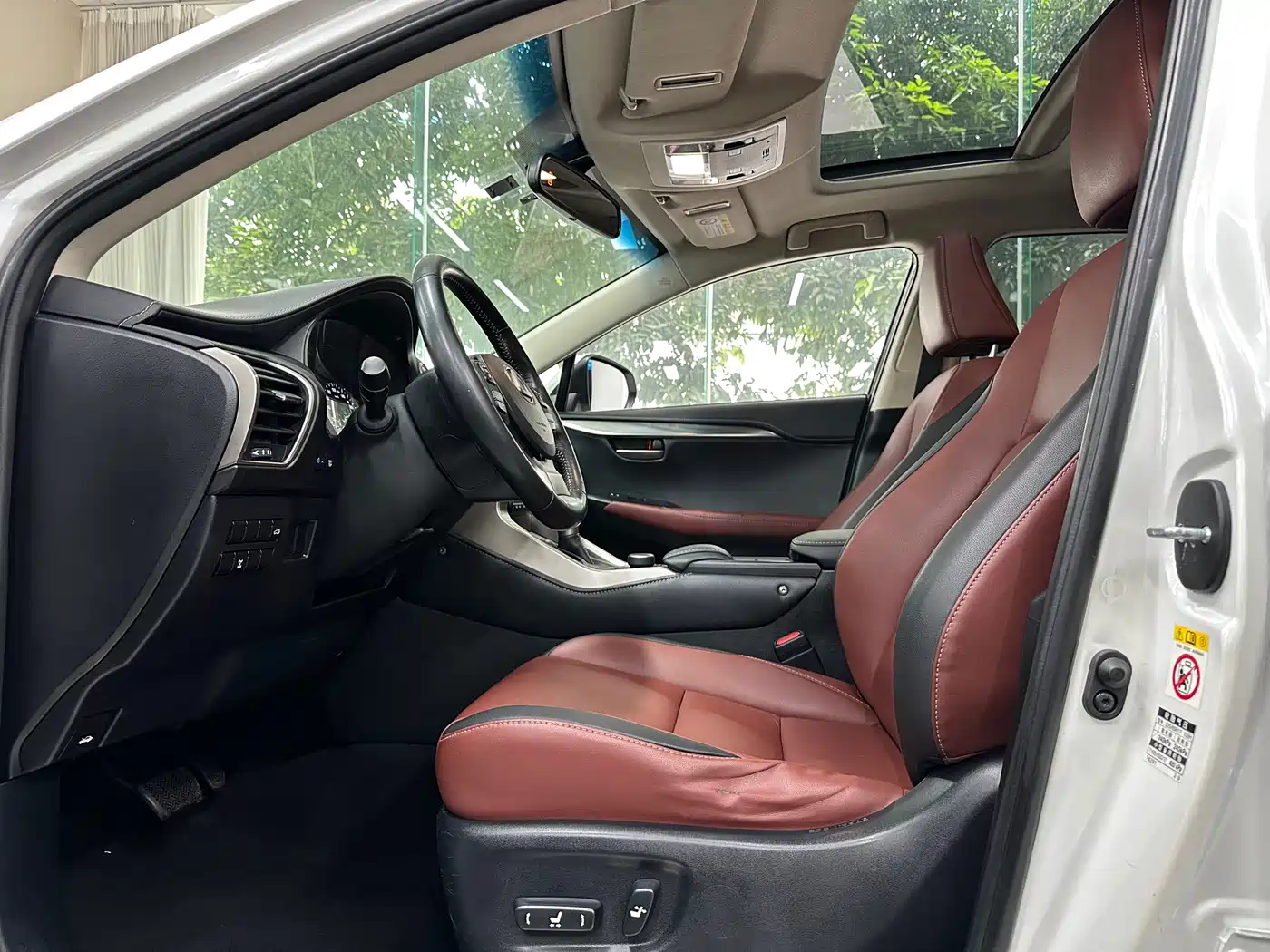 Lexus NX 2016 200 AWD F Sport фото 11
