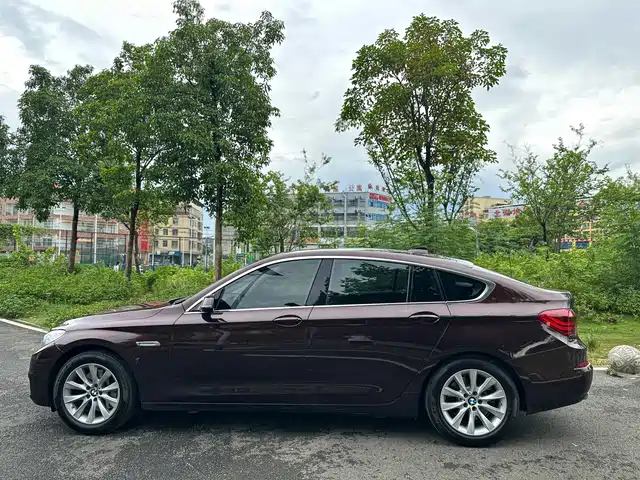 BMW 5 Series GT 2015 528i Leading — фото 4