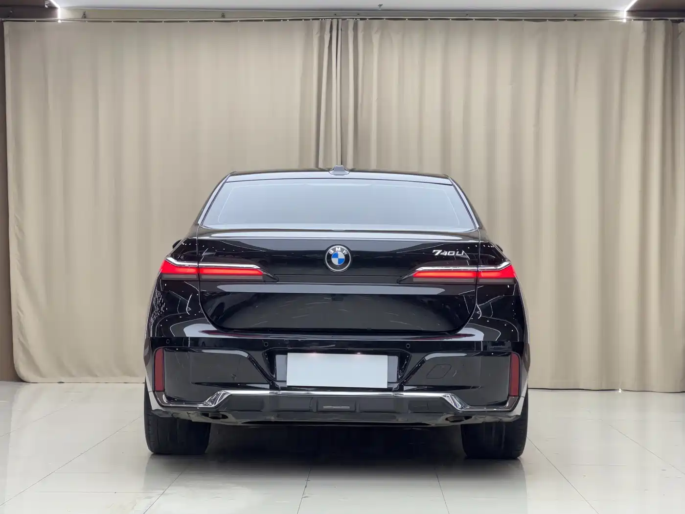 BMW 7 Series 2023 Model 735Li M Sport Package фото 19