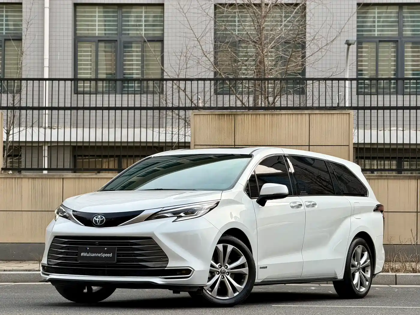 Toyota Sienna 2023 2.5L Hybrid Premium Edition