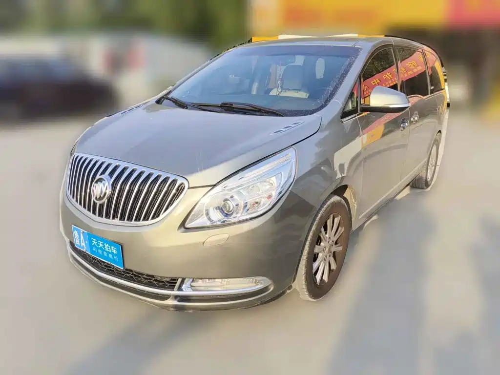 Photo 1 - Buick GL8