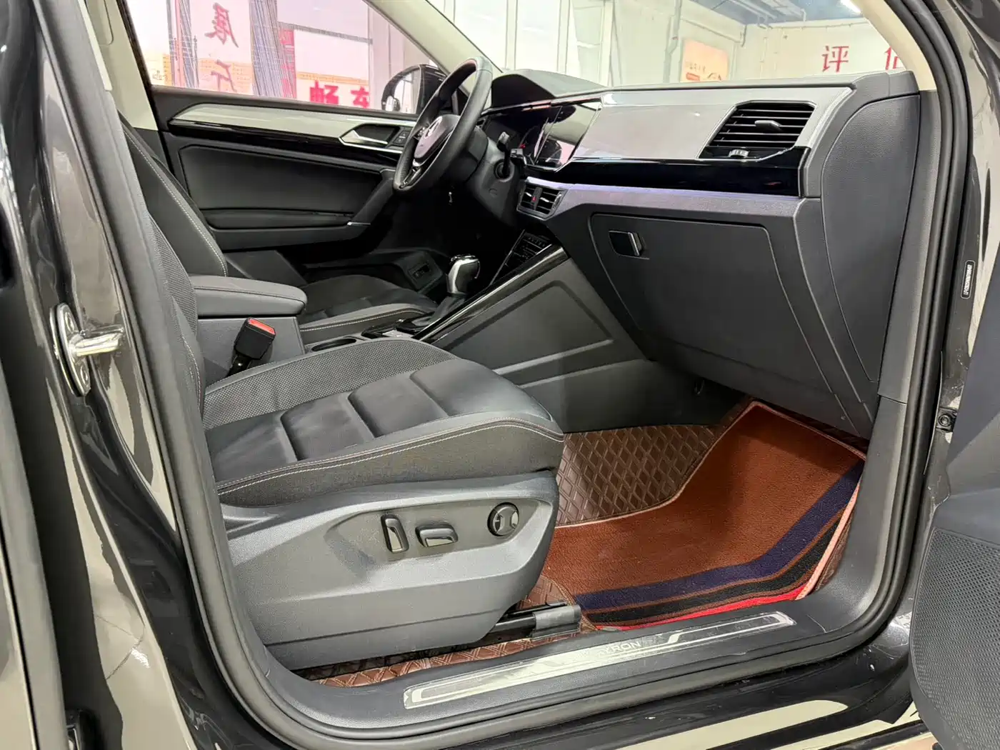 Volkswagen Tayron 2022 280TSI 2WD Luxury Smart Connect Edition фото 19