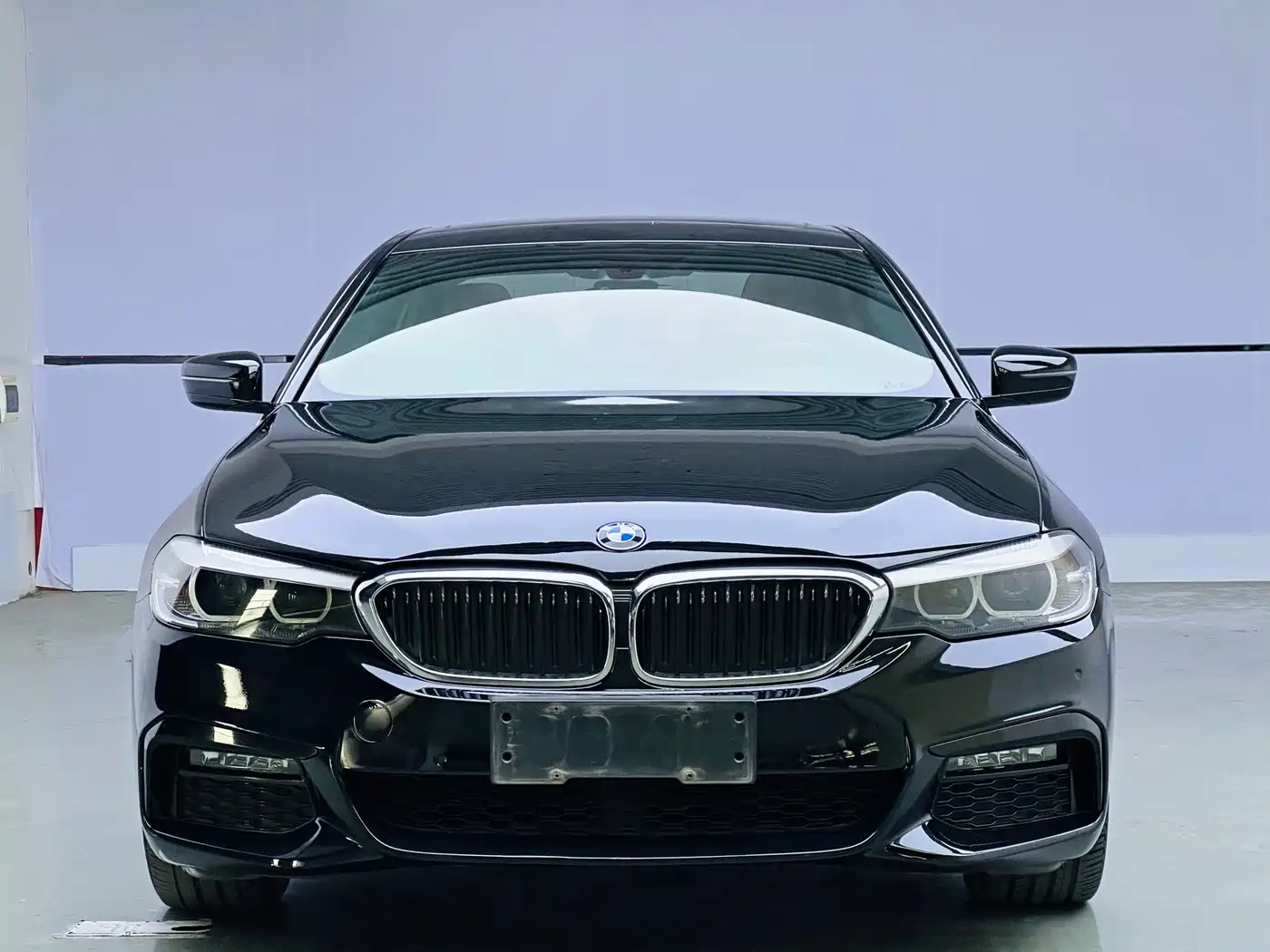 صورة 2 - BMW 5 Series