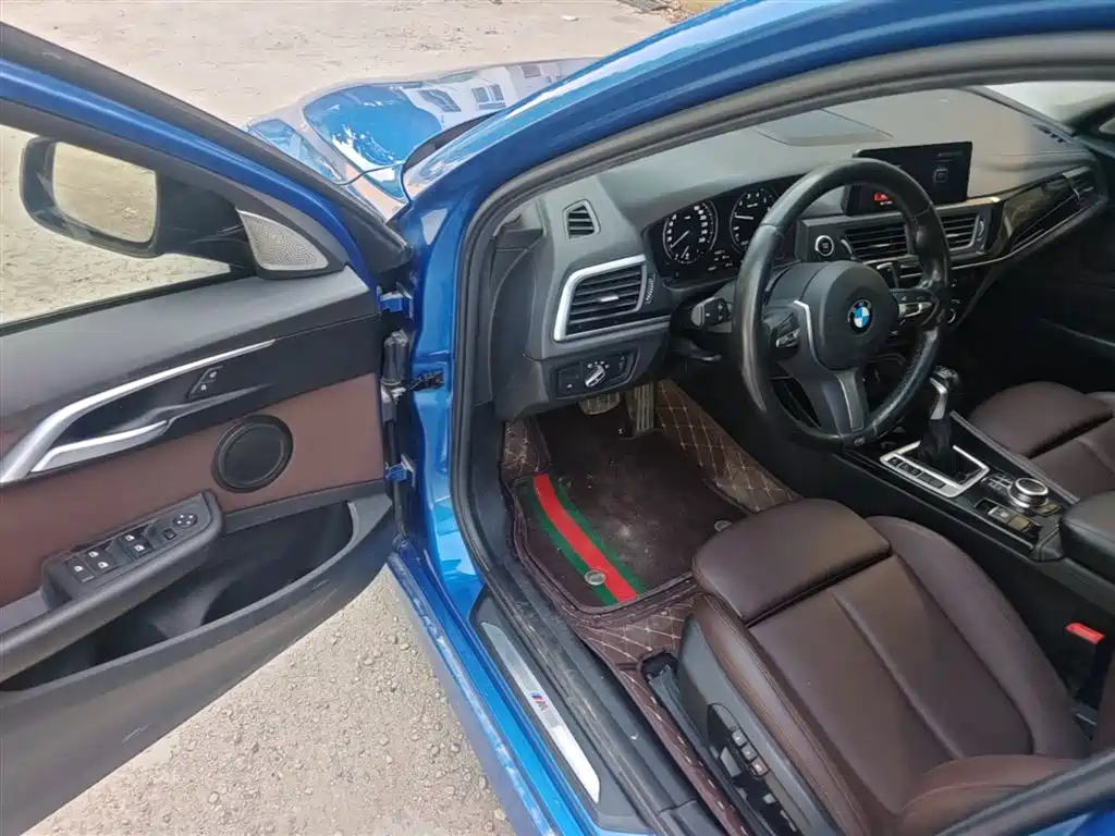BMW 1 Series 2019 120i Leading M Sport Package фото 16