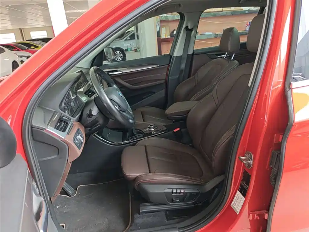 BMW X1 2016 sDrive20Li Luxury Model фото 14