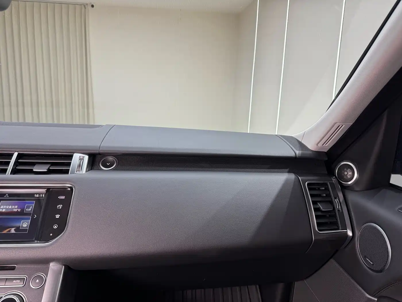 Land Rover Range Rover Sport 2016 Model 3.0 SC V6 HSE DYNAMIC фото 29