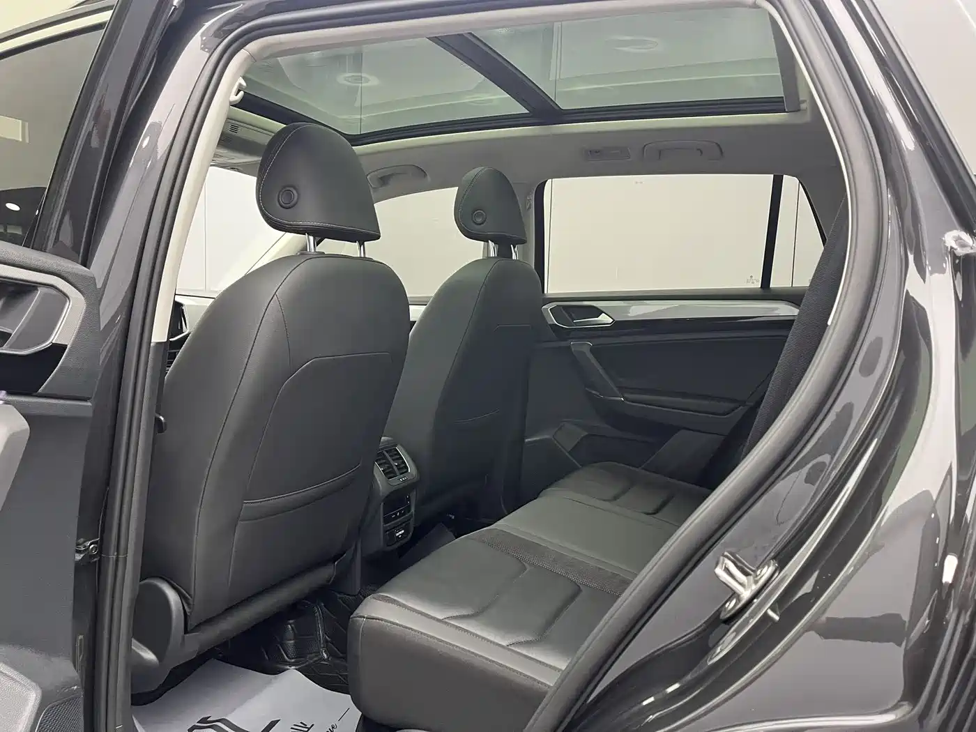 Volkswagen Tayron 2022 280TSI 2WD Luxury Smart Connect Edition фото 8