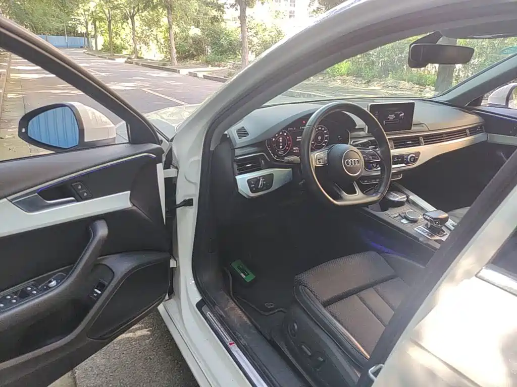 Фото 16 - Audi A4L