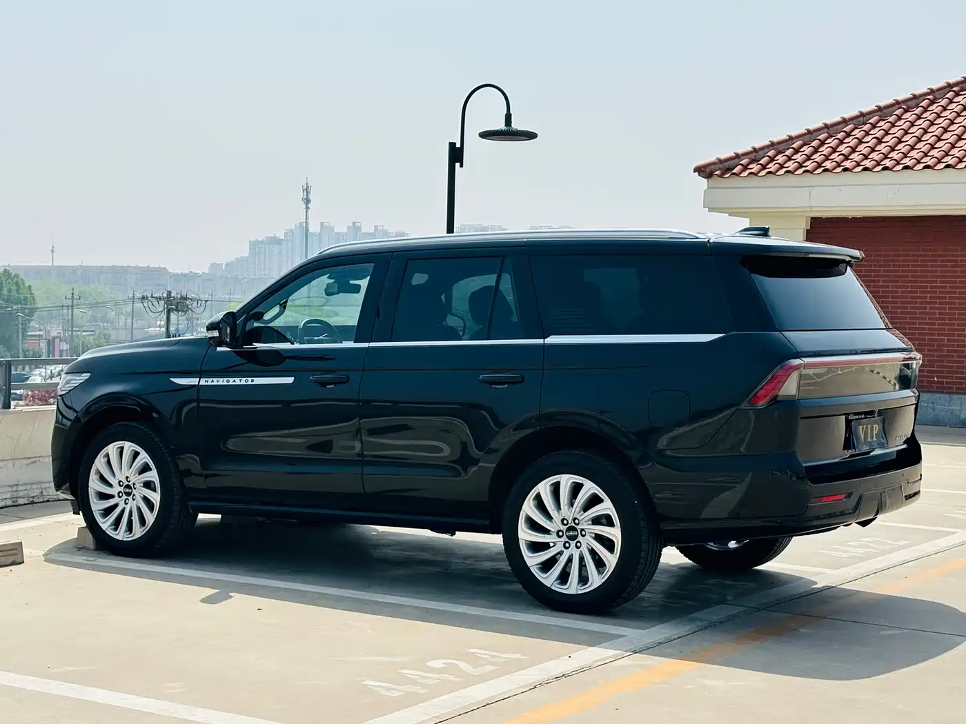 Фото 6 - Lincoln Navigator