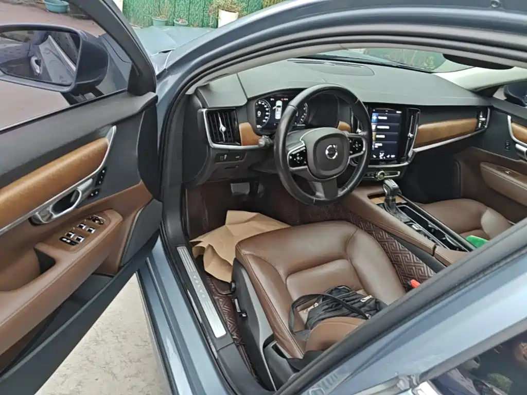 Фото 16 - Volvo S90