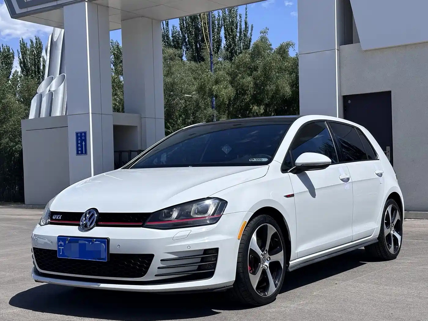 Volkswagen Golf GTI