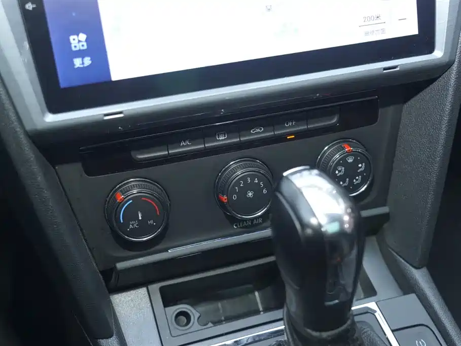 Volkswagen Lamando 2017 230TSI DSG Trend Edition фото 8