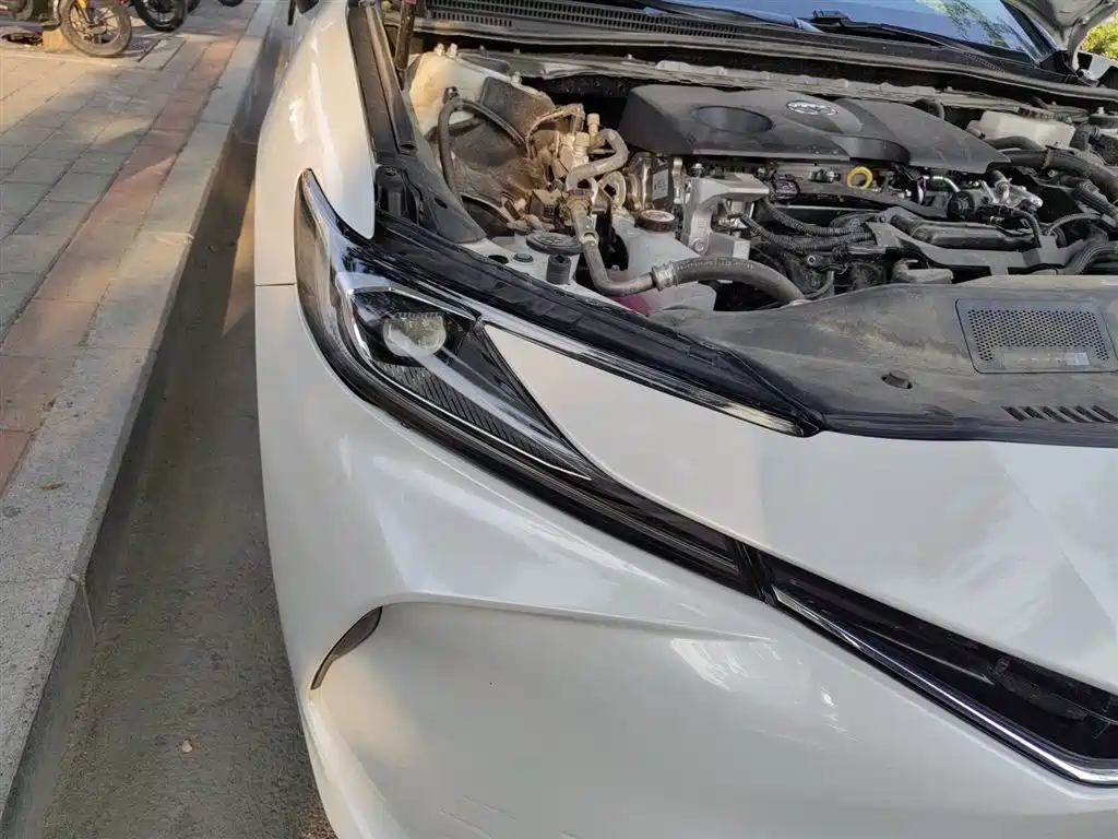 Toyota Camry 2024 Hybrid 2.0HE Elite Edition фото 30