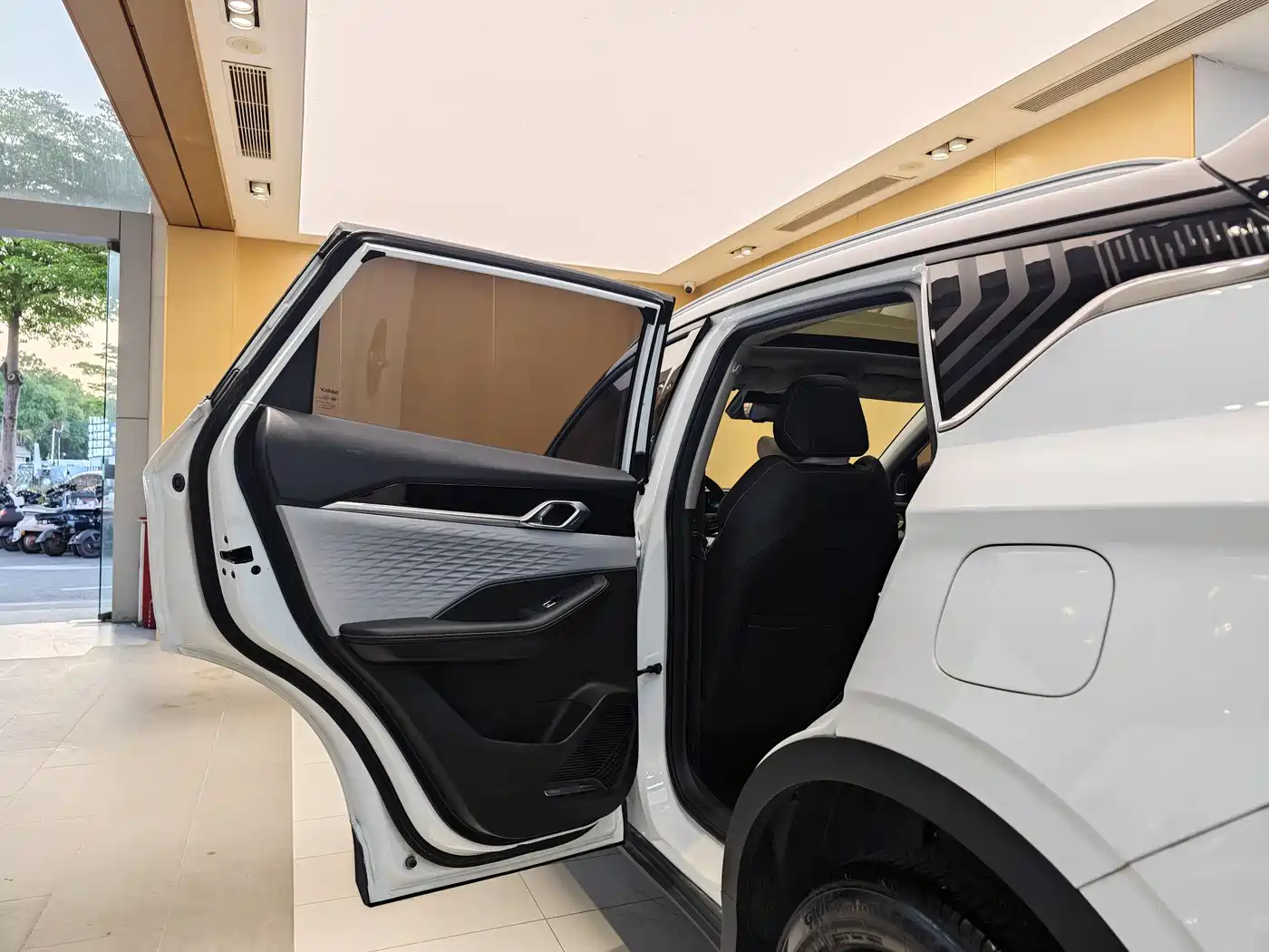 GEELY AUTOMOBILE BINYUE