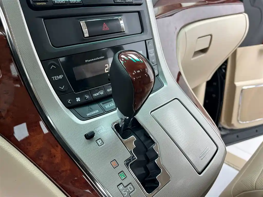 Toyota Alphard 2011 3.5L Luxury Edition фото 12
