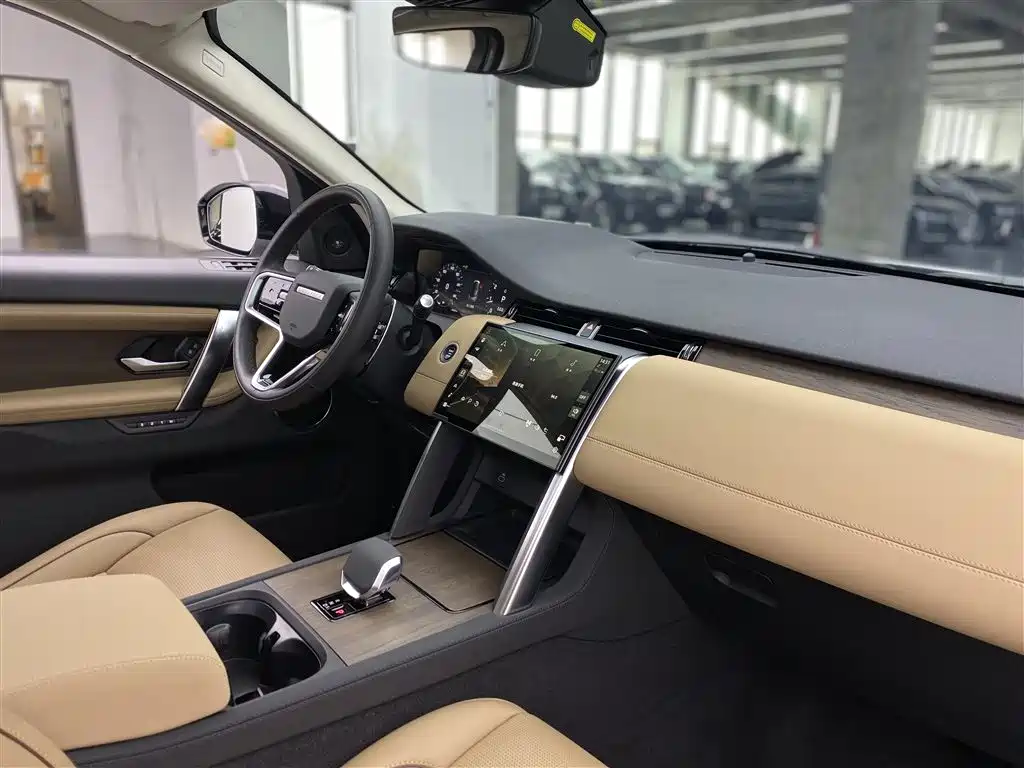 Land Rover Discovery Sport 2024 Performance Technology Edition фото 10