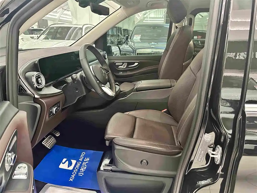 Mercedes-Benz V-Class 2025 2024 V 300 L Long Wheelbase Luxury Edition