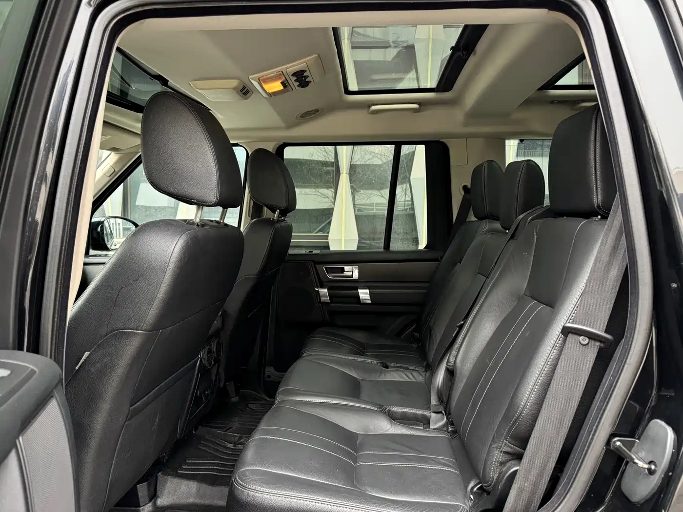 Land Rover Discovery 2015 3.0 SDV6 HSE Diesel фото 15