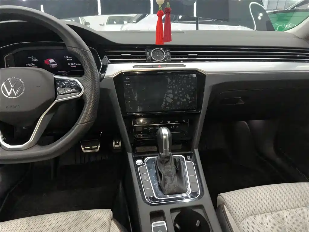 Volkswagen Magotan 2023 Model 2 Million Commemorative Edition 330TSI DSG Luxury фото 5