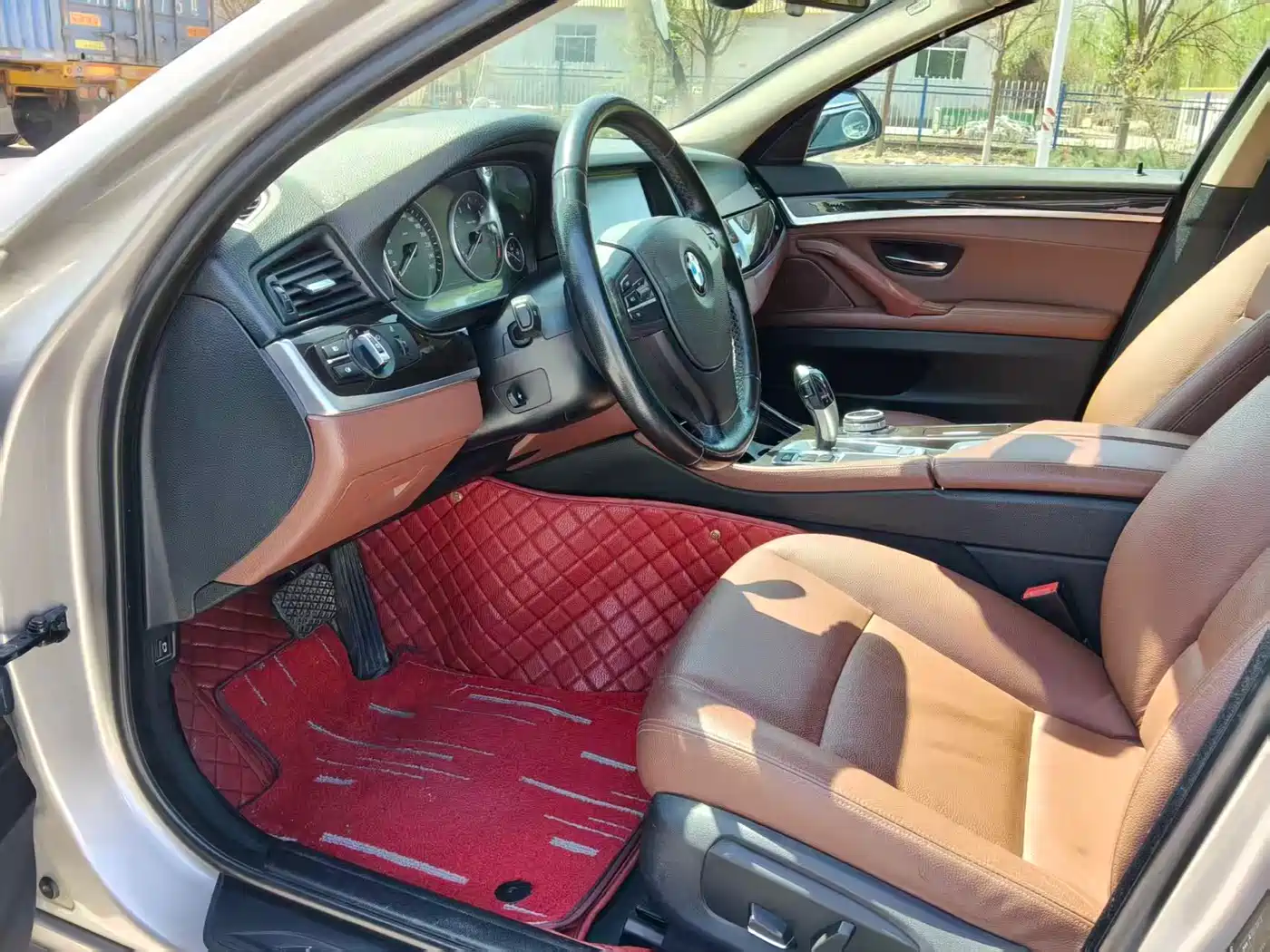BMW 5 Series 2014 525Li Leading фото 4