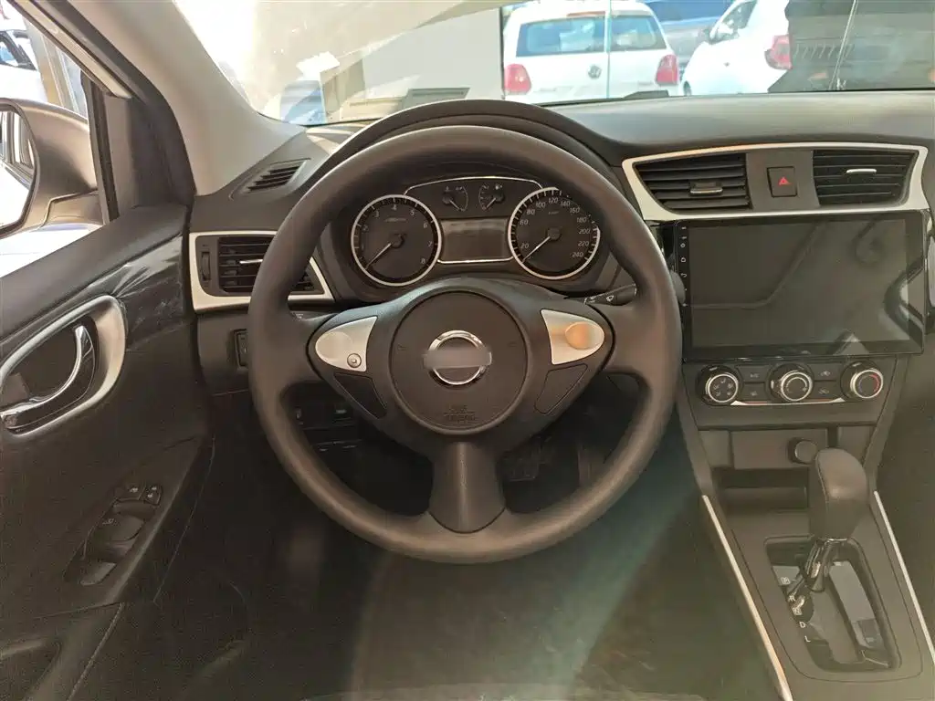 Nissan SYLPHY, миниатюра 11