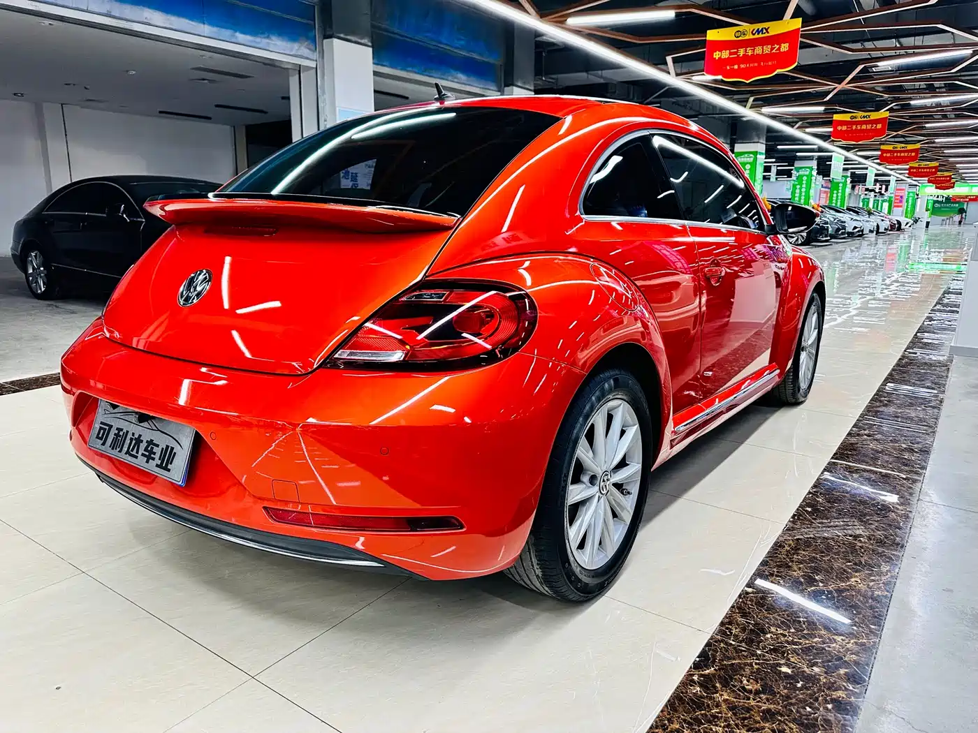 Volkswagen Beetle 2018 180TSI Trend Joy Edition фото 5