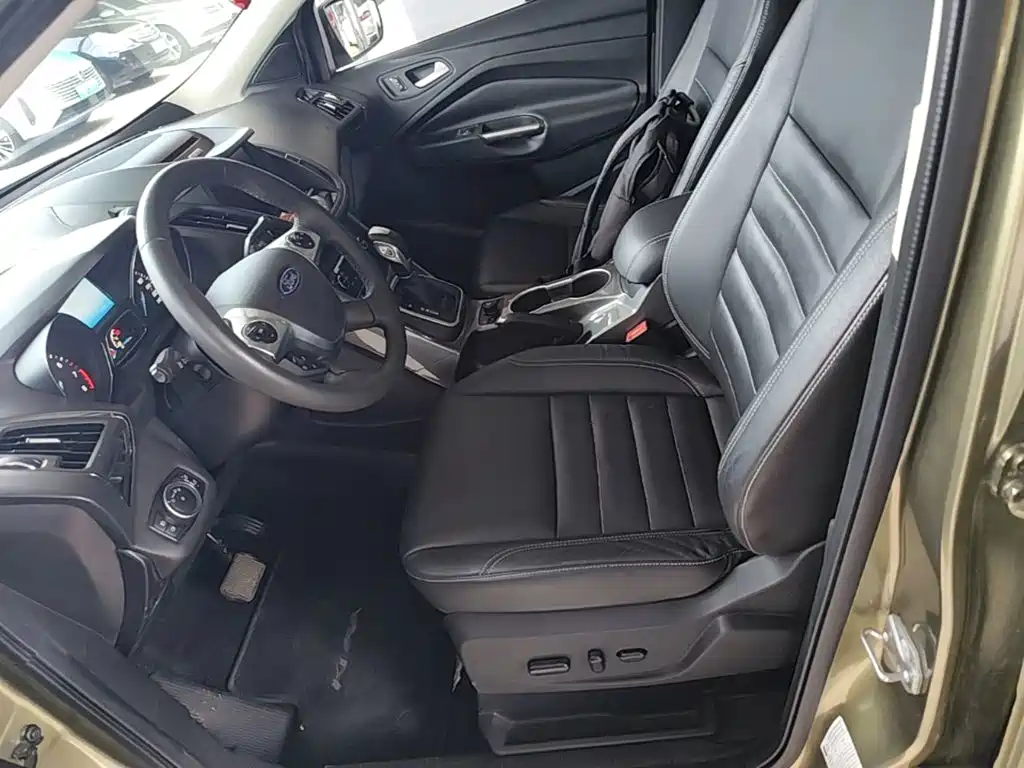 Фото 11 - Ford Kuga