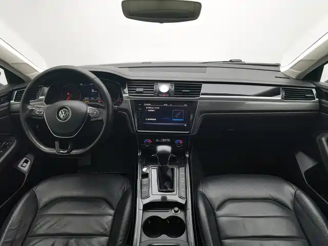 Volkswagen Phideon 2018 Facelift 380TSI FWD Business — фото 5