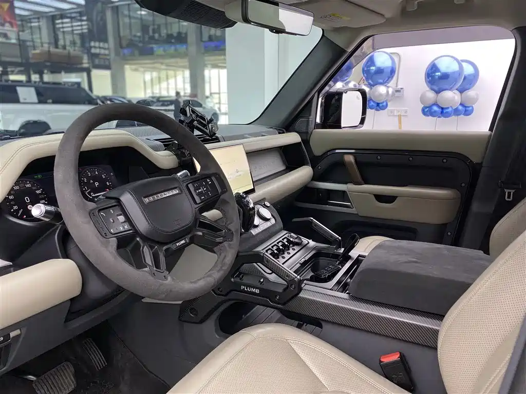 Land Rover Defender 2022 110 P400 Dark Special Edition фото 5