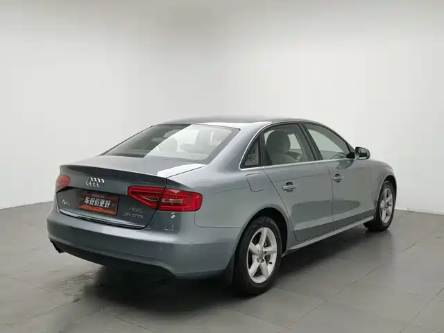 Audi A4L 2013 35 TFSI Automatic Standard — фото 2