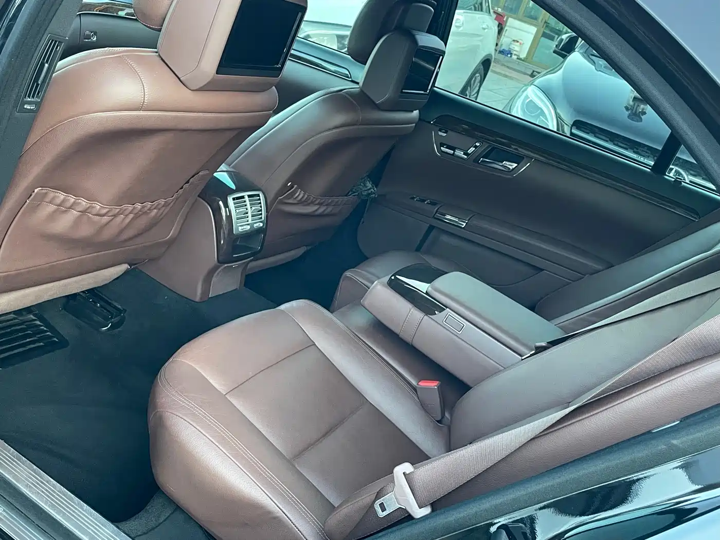 Mercedes-Benz S-Class 2012 S 300 L Luxury Grand Edition фото 8