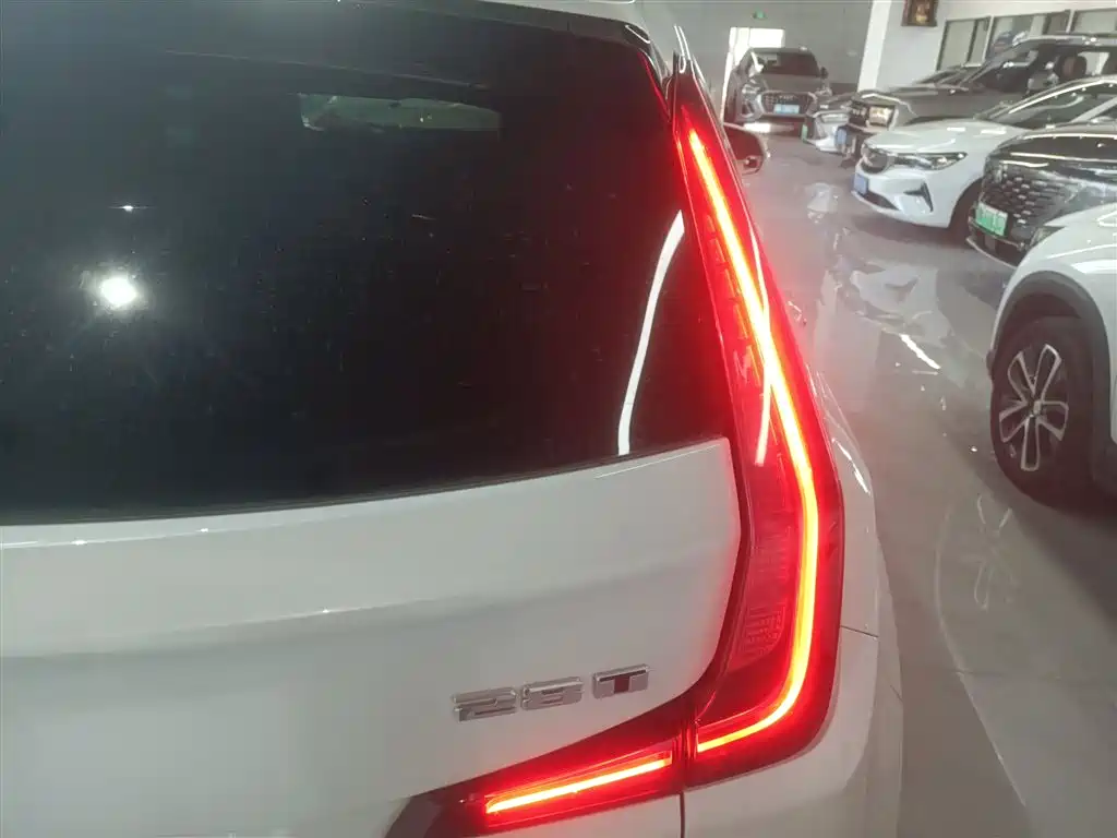 Cadillac XT4 2021 28T FWD Technology Edition фото 8