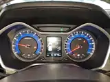 Фото 12 - Geely Vision X3