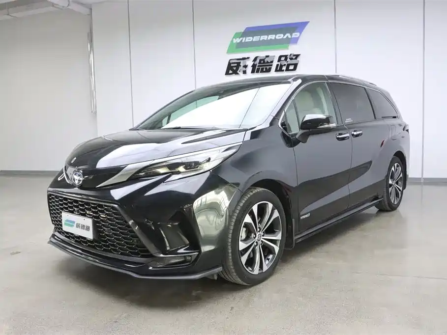 Toyota Granvia 2022 2.5L Hybrid Premium Edition