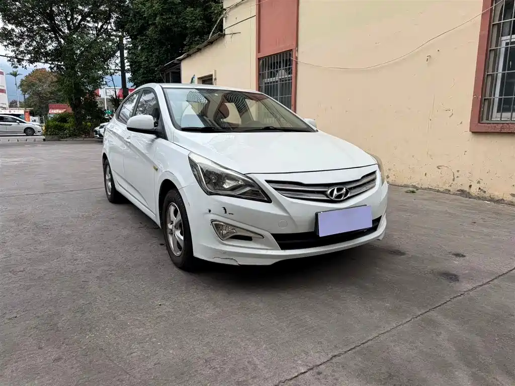 Hyundai Verna 2014 1.4L Automatic Smart GLS фото 3