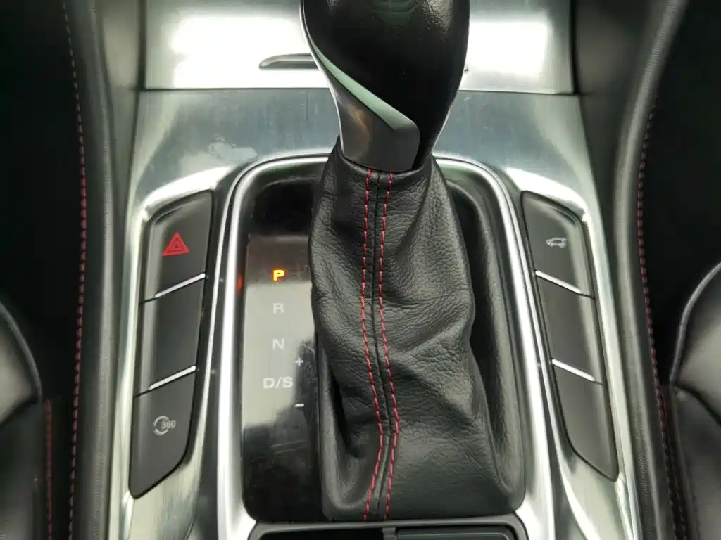 Фото 13 - MG HS