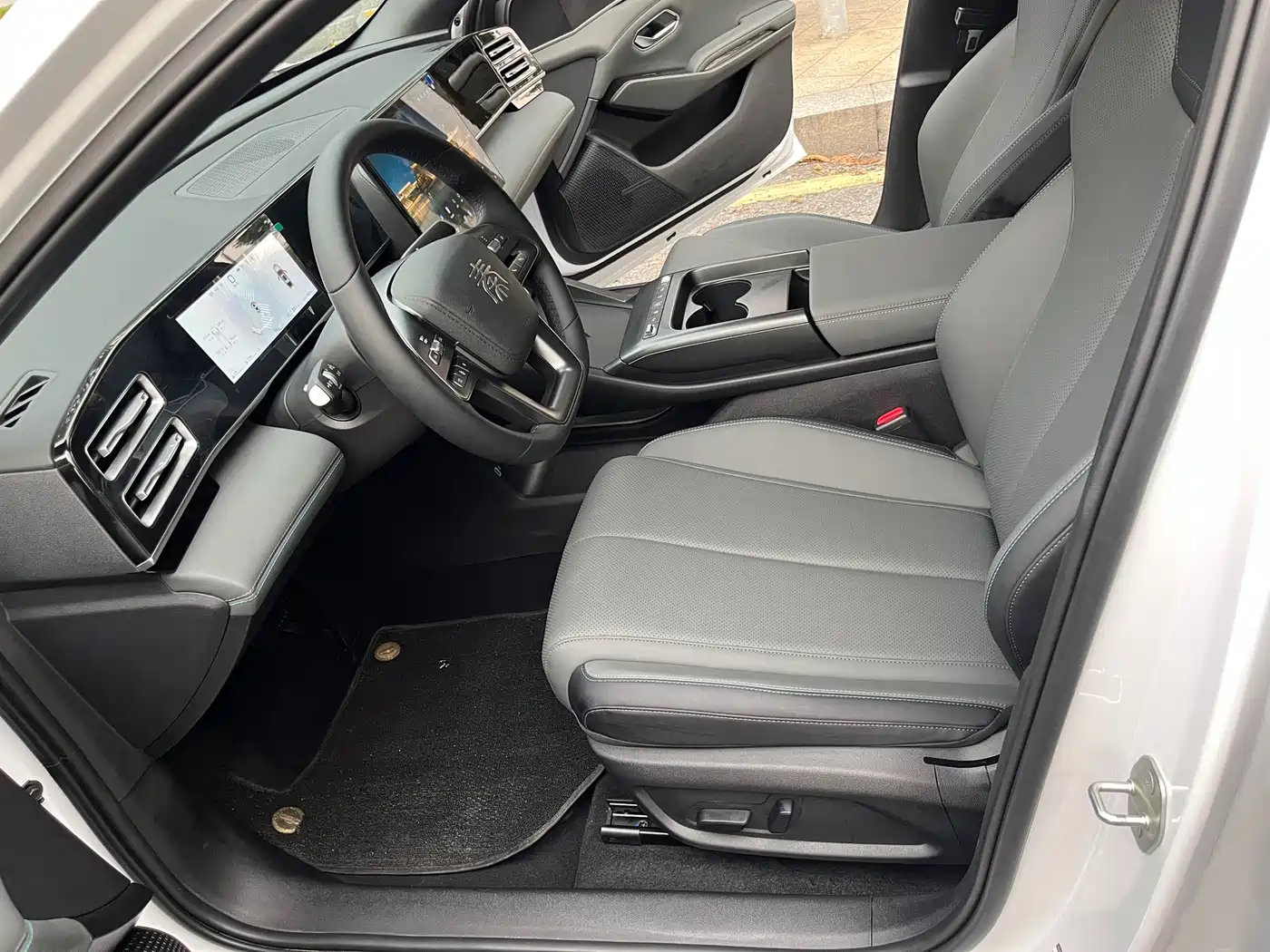 BYD Qin L 2026 2026 Model DM-i Smart Drive Edition 128KM Pioneer