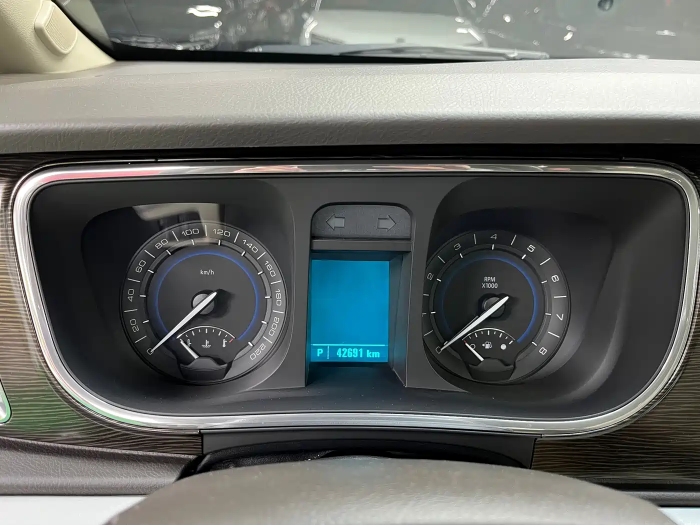 Buick GL8 2013 2.4L CT Luxury Business Comfort Edition фото 12