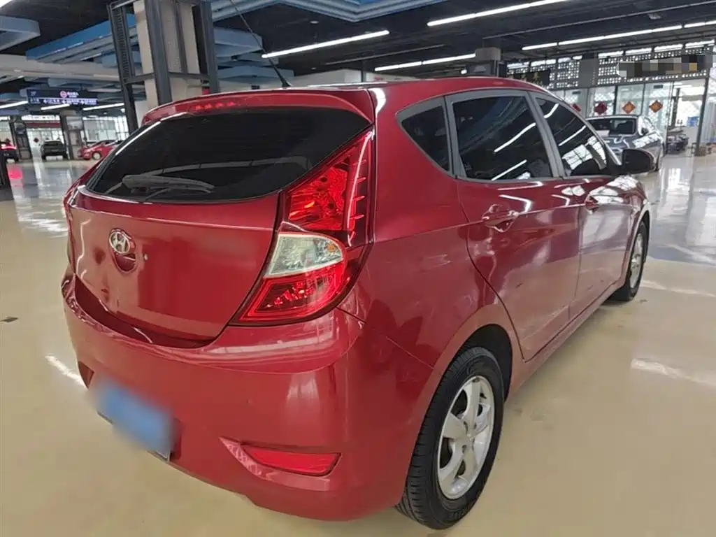 Hyundai Reina 2014 Model 1.4L Automatic GLX фото 7