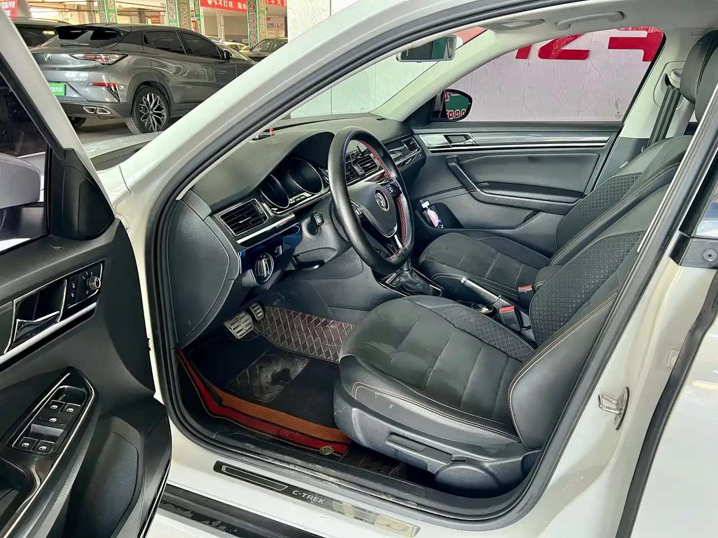 Volkswagen C-TREK 2018 230TSI DSG Luxury фото 4
