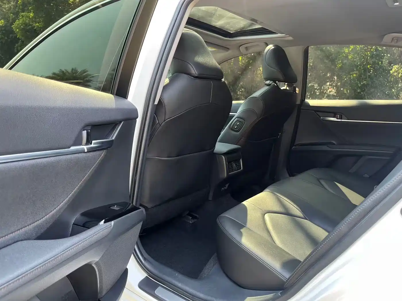 Toyota Camry 2021 2.0G Luxury Edition фото 6
