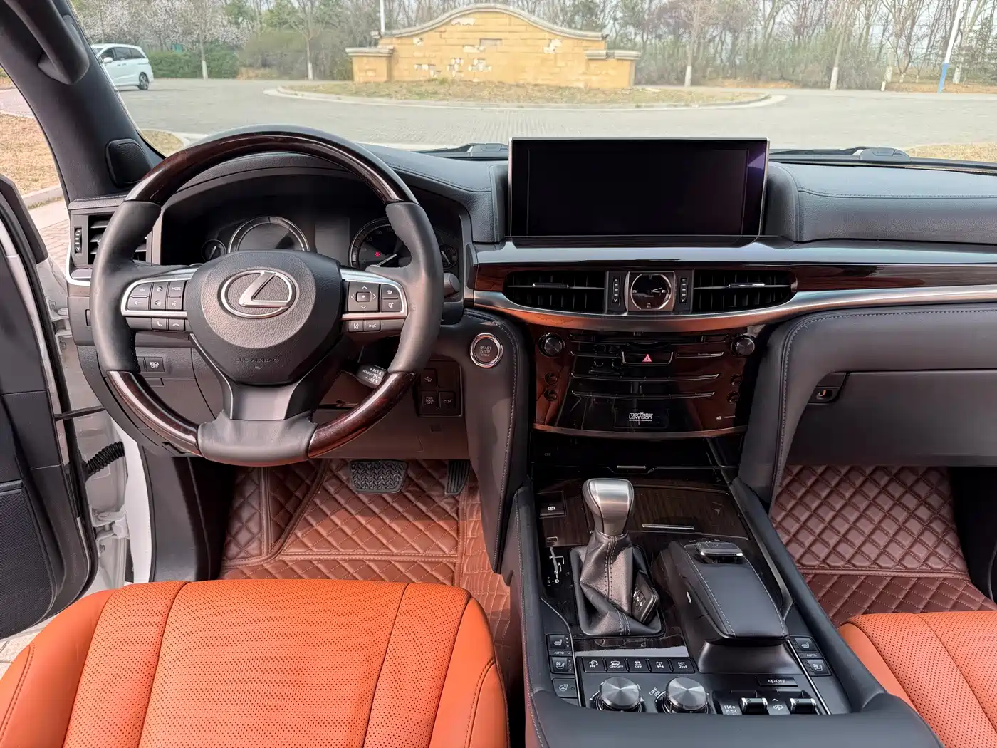 Lexus LX 2016 570 Luxury Premium Edition фото 16