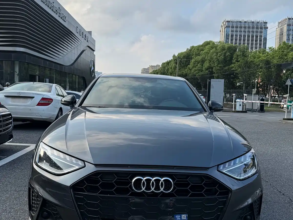 Audi A4L 2023 40 TFSI Luxury Sport фото 2
