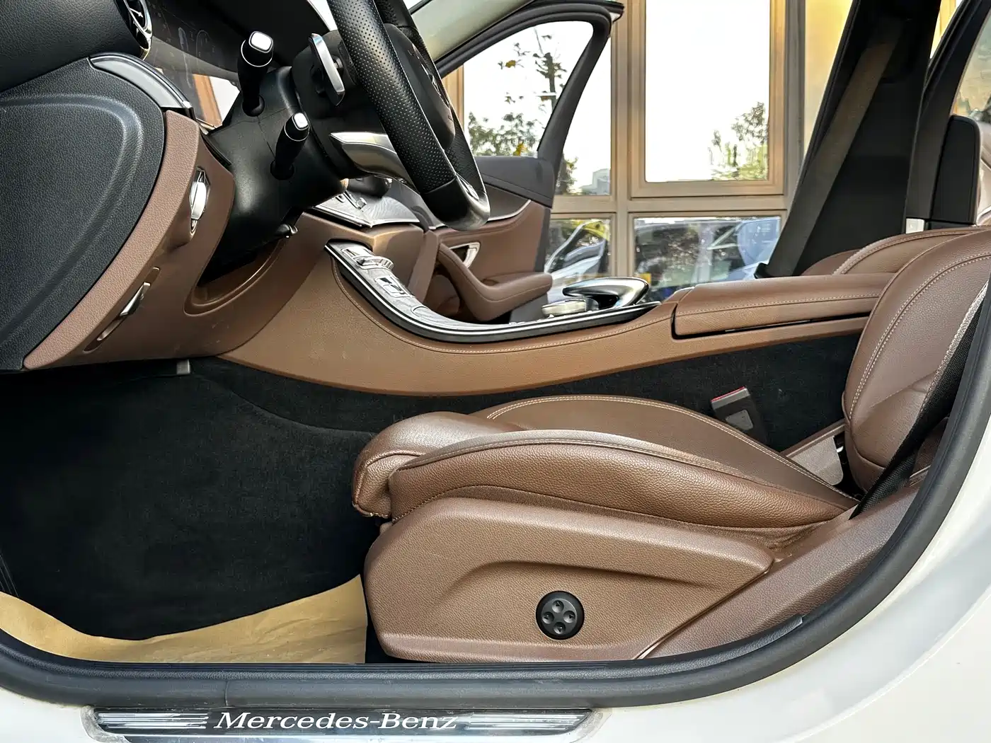 Mercedes-Benz E-Class 2018 E 200 L Sport фото 14