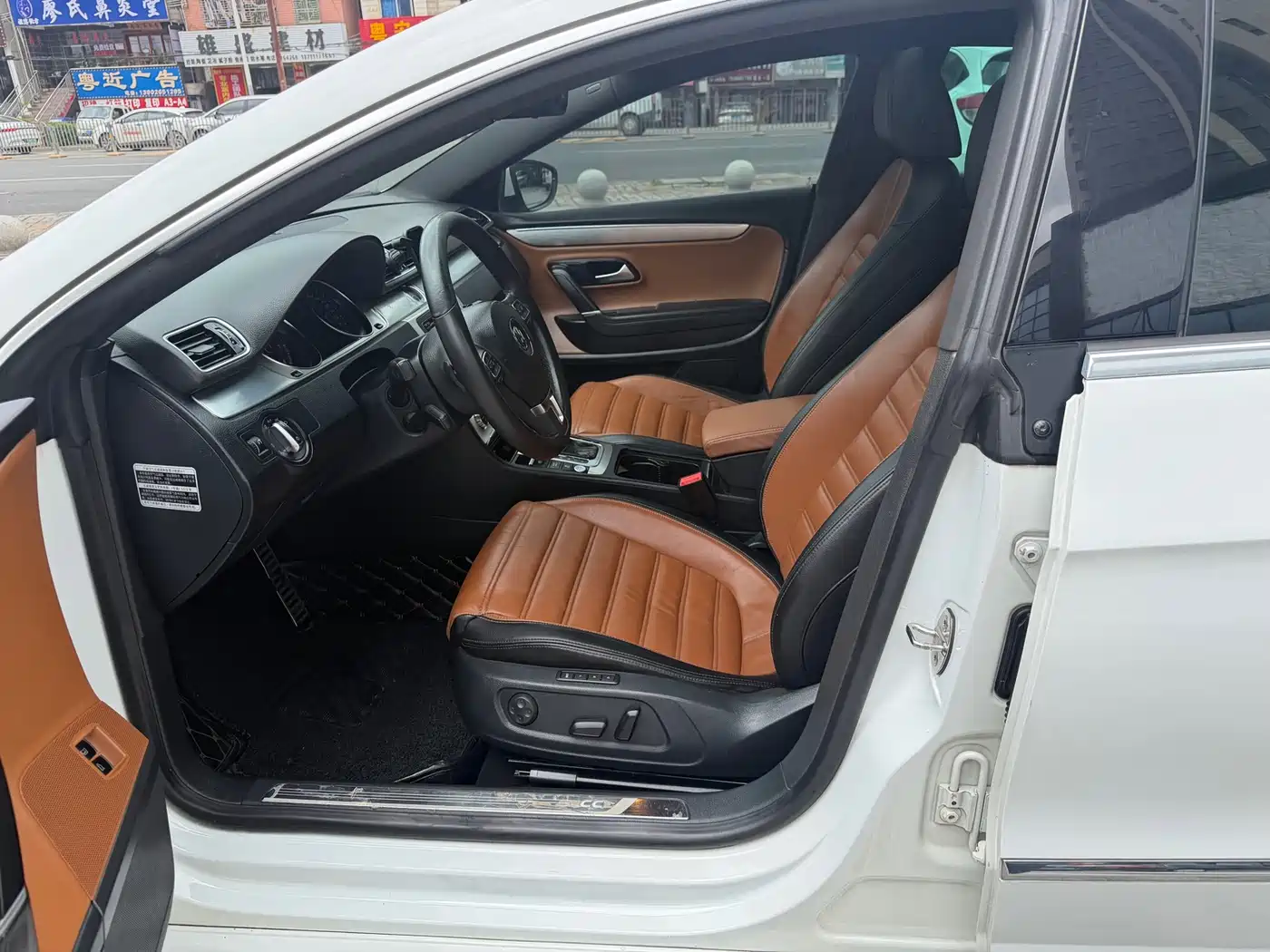 Volkswagen FAW-Volkswagen CC 2016 Model 1.8TSI Luxury фото 7