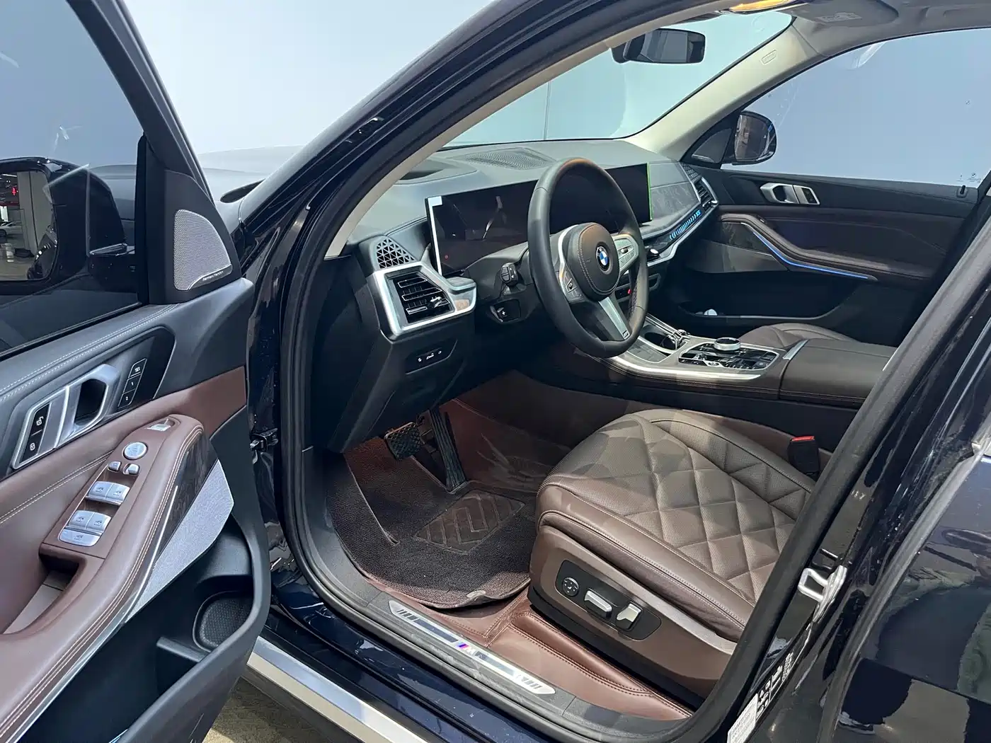 BMW X5 2023 xDrive 30Li Premium M Sport Package фото 9