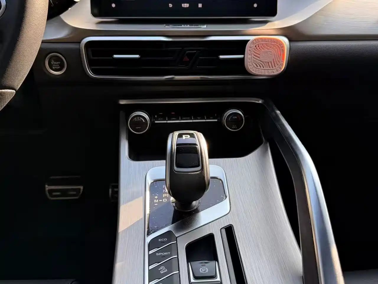 Geely Coolray 2020 2019 260T DCT Knight China VI