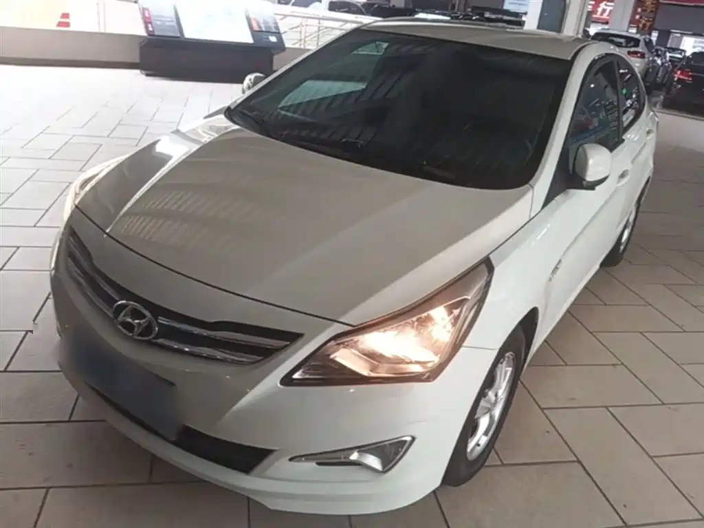Hyundai Verna 2016 1.4L Automatic Smart GLS фото 2