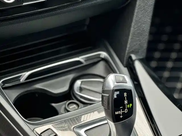 BMW 3 Series 2017 320Li Fashion — фото 3